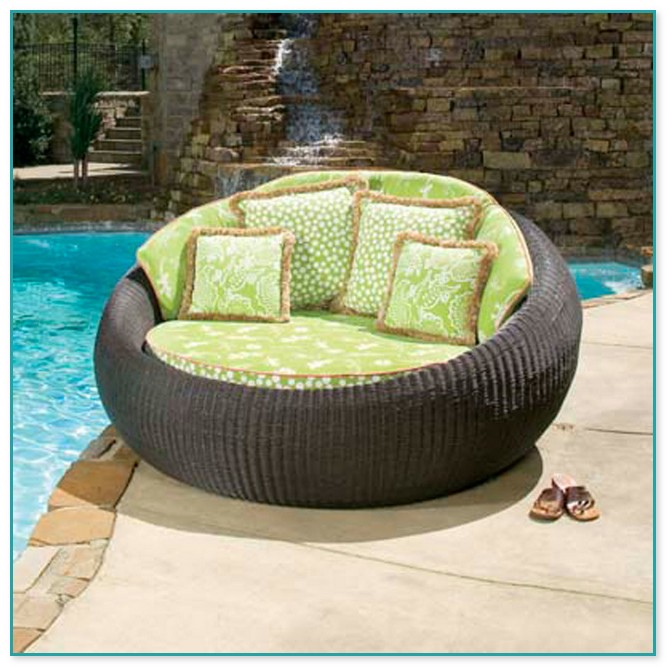 Round Patio Lounge Chair