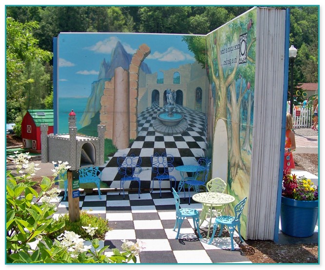 Alice In Wonderland Garden Decor