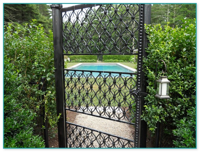 Decorative Chain Link Fence 1