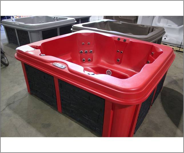 5 Person Hot Tub With Lounger